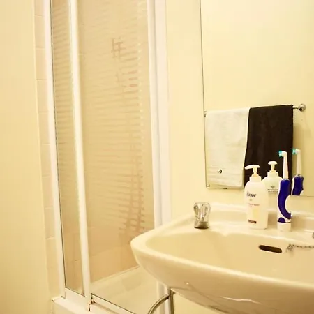 Lovely 1 Bedroom In דירה דבלין